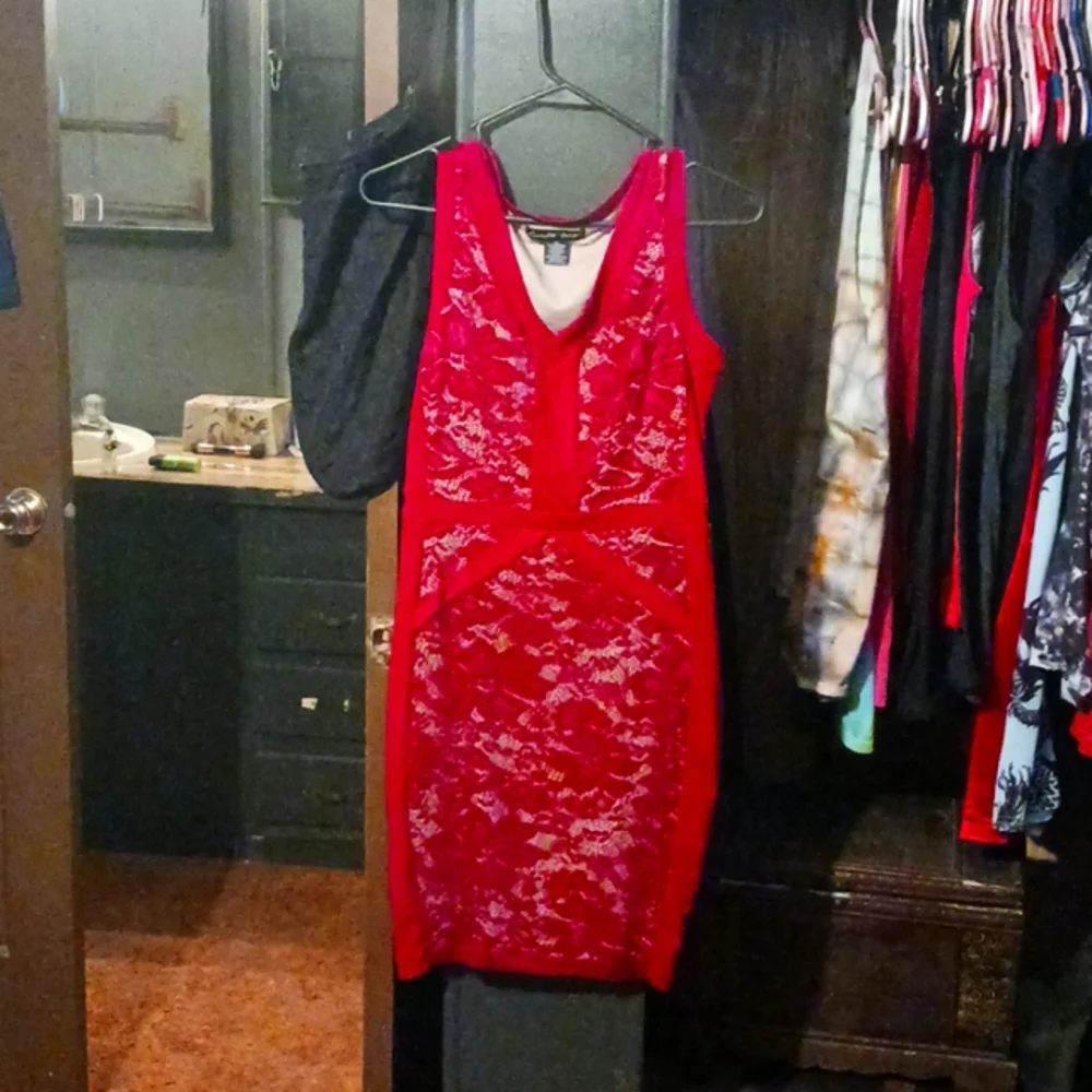 Dress - Picture 1 of 3